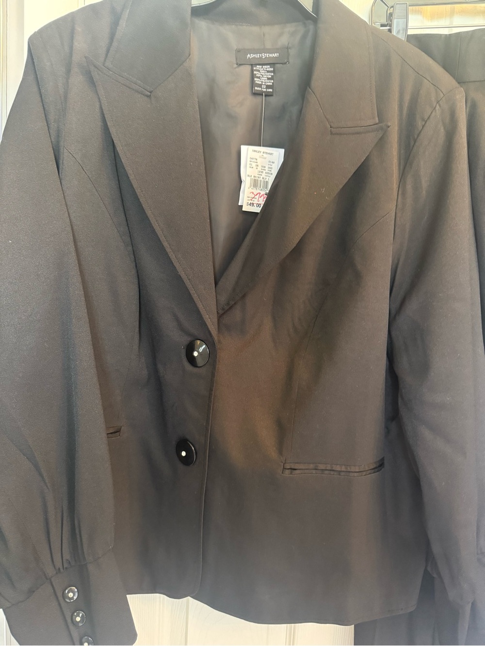 Ashley Stewart Black Single-Breasted Two-Button Blazer stone buttons on sleeve